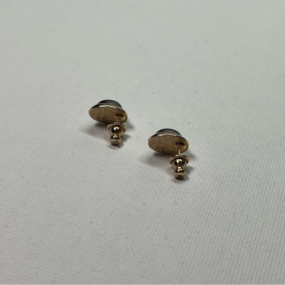 Vintage Gold Tone Richelieu Signed Stud Earrings - Picture 3 of 8